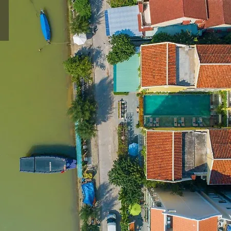 Hanz Triple Riverside Villa Hoi An